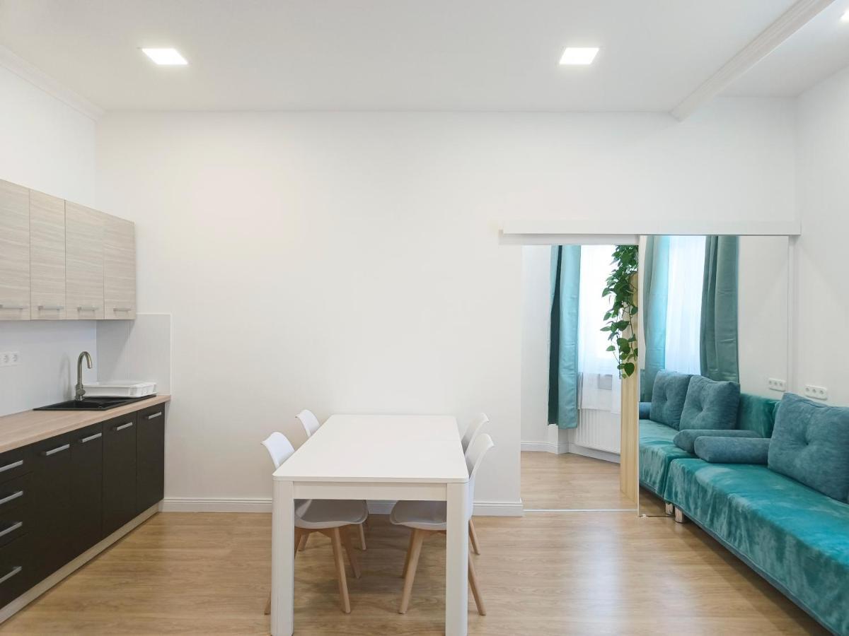 Ruyi Holiday Sopron Bagian luar foto