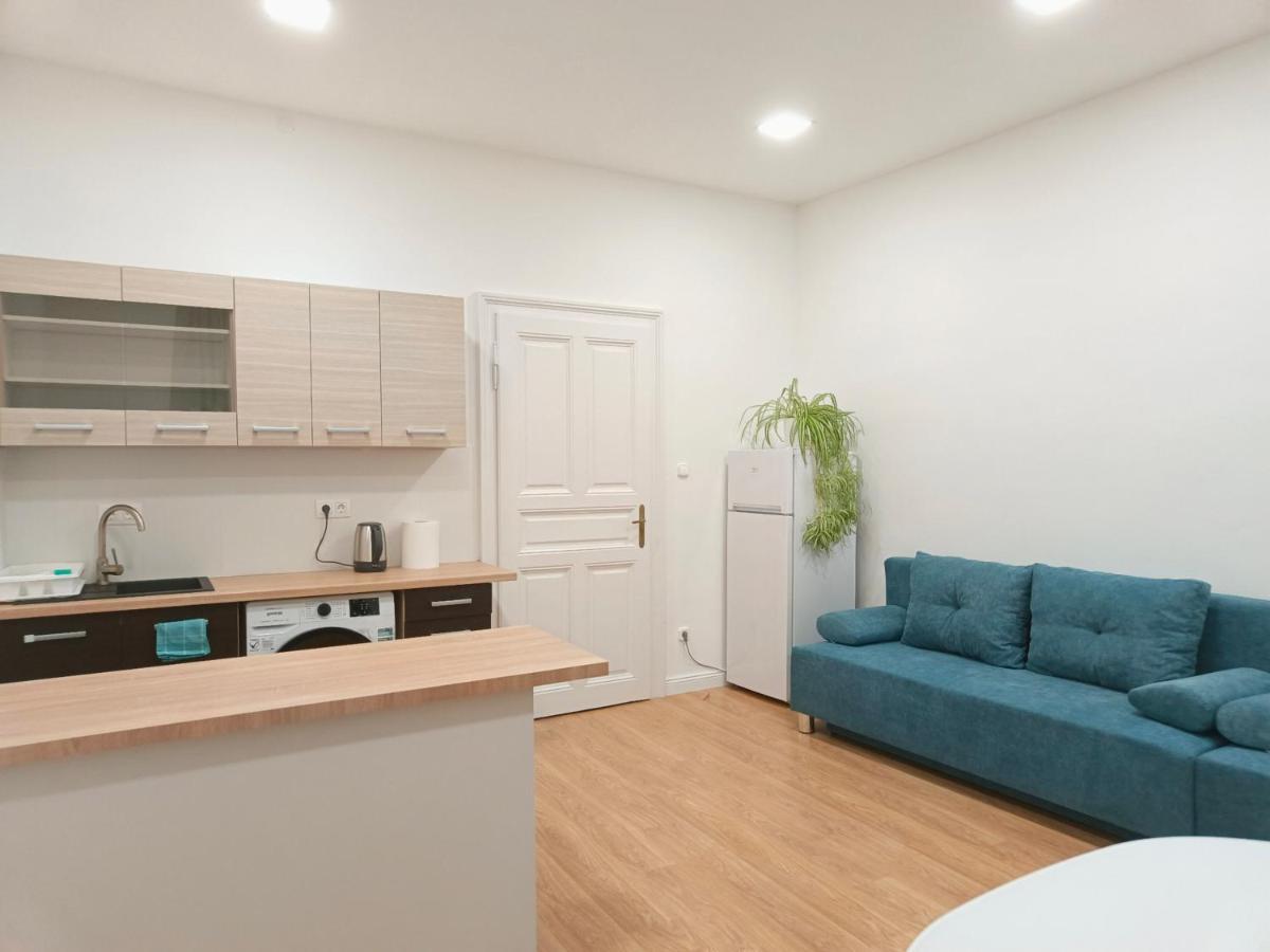 Ruyi Holiday Sopron Bagian luar foto