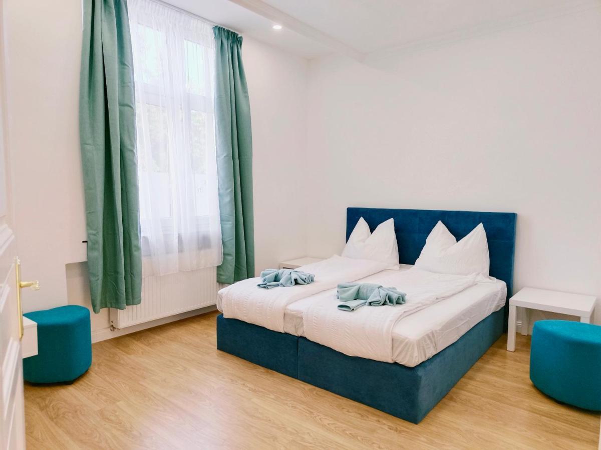 Ruyi Holiday Sopron Bagian luar foto