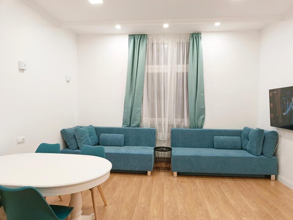 Ruyi Holiday Sopron Bagian luar foto