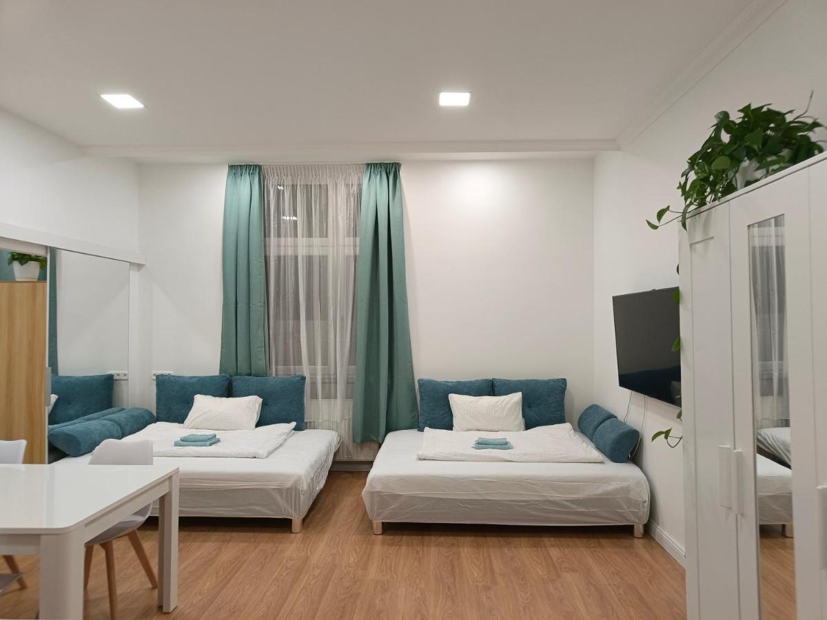 Ruyi Holiday Sopron Bagian luar foto