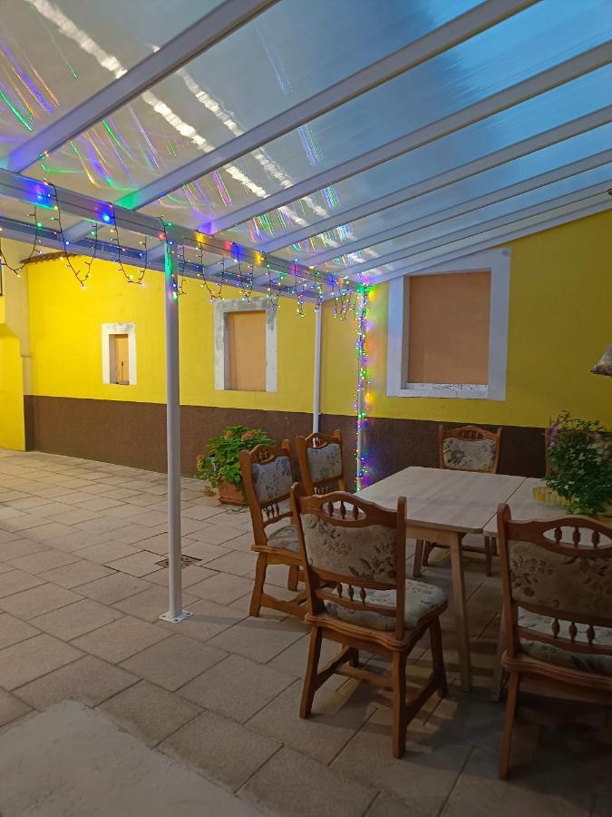 Ruyi Holiday Sopron Bagian luar foto