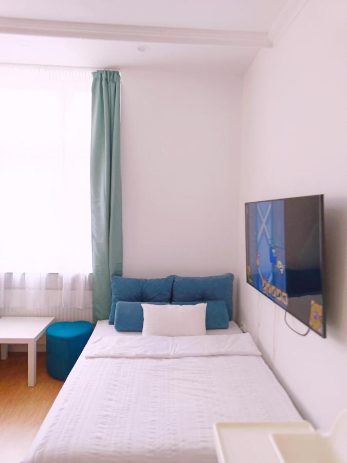 Ruyi Holiday Sopron Bagian luar foto