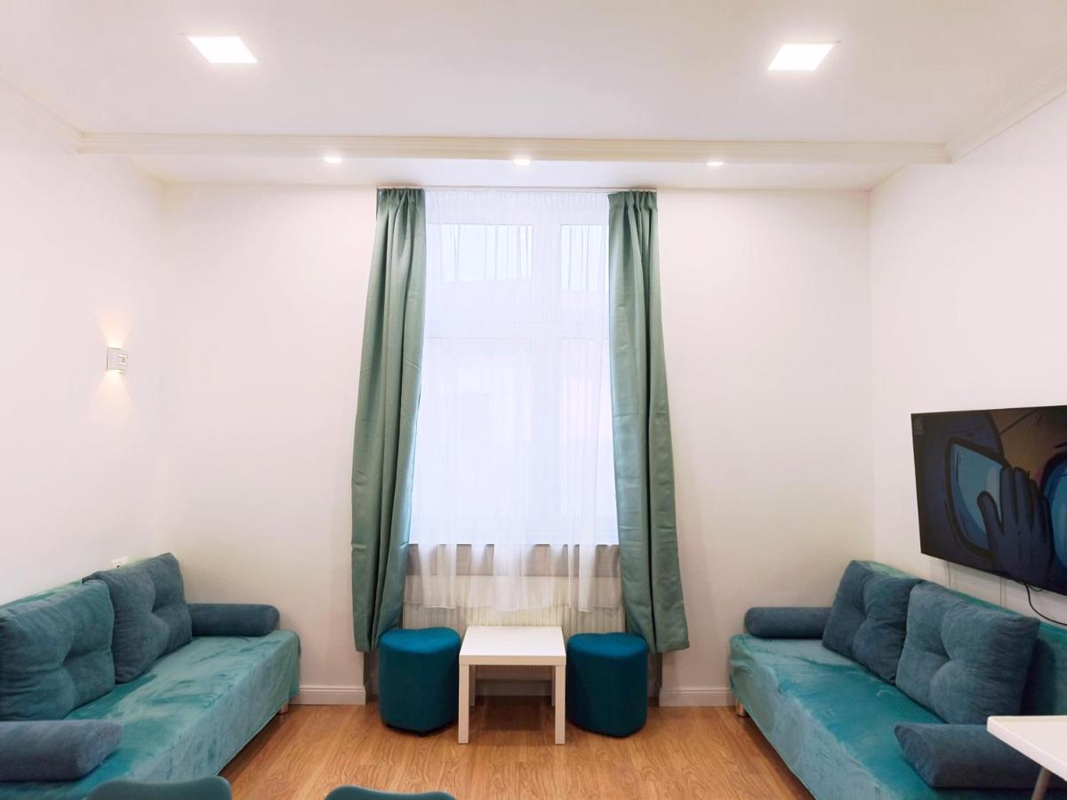 Ruyi Holiday Sopron Bagian luar foto