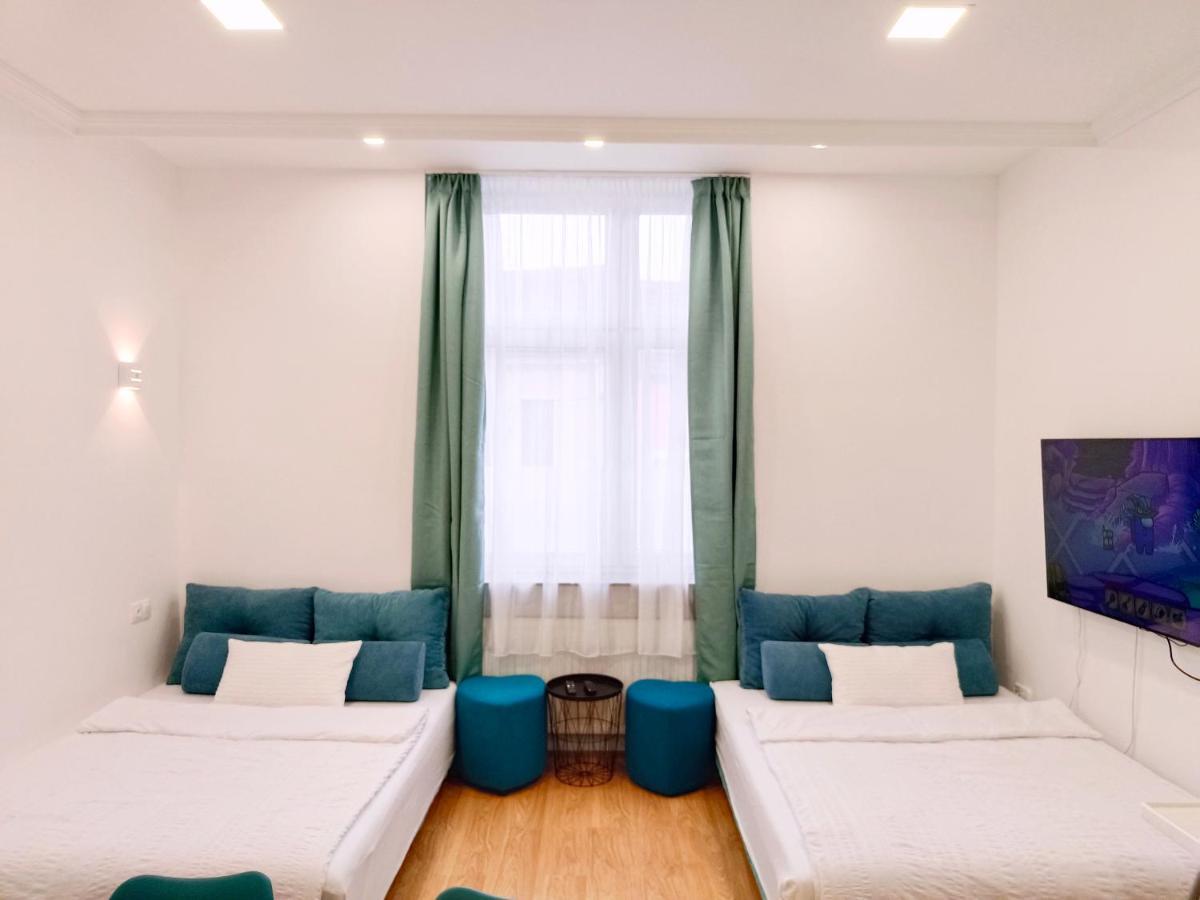 Ruyi Holiday Sopron Bagian luar foto