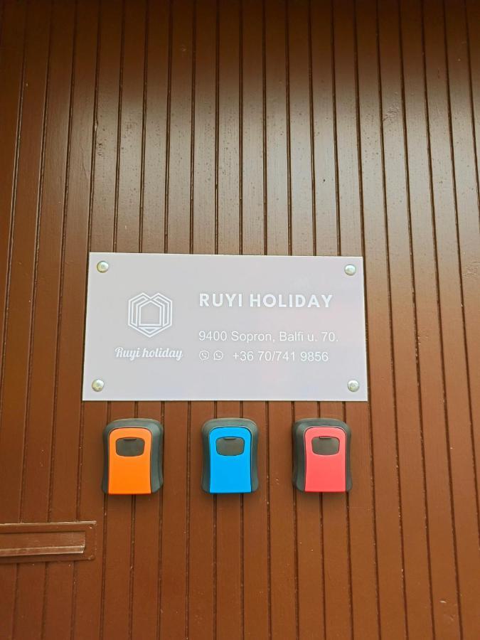 Ruyi Holiday Sopron Bagian luar foto