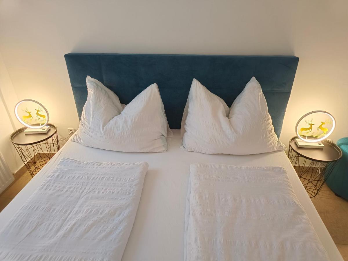 Ruyi Holiday Sopron Bagian luar foto