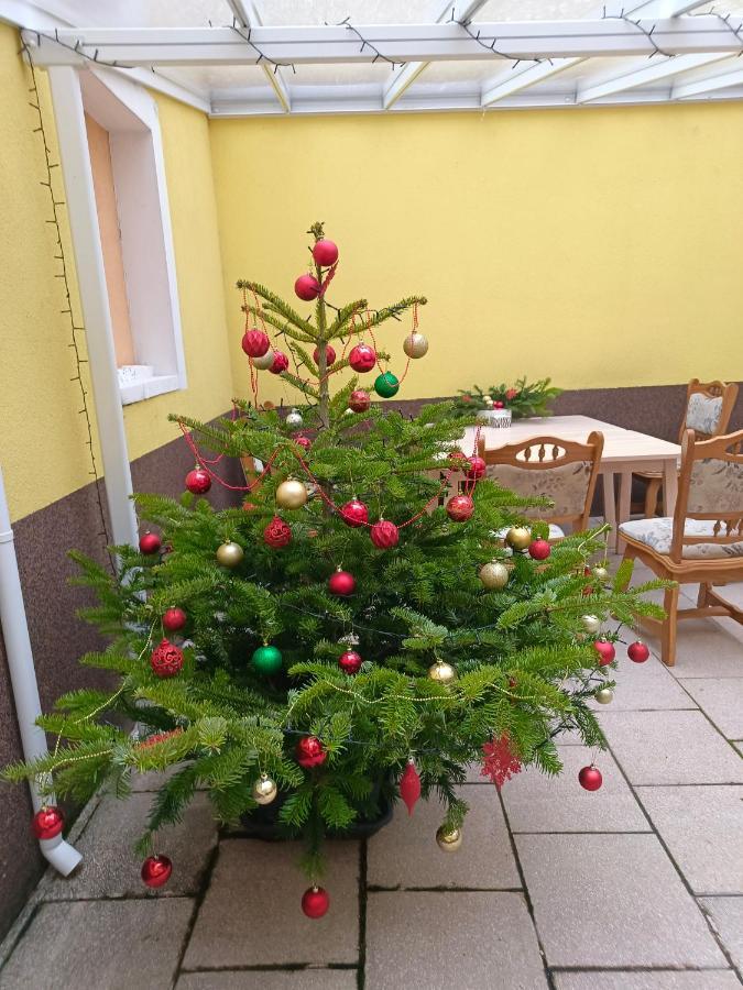 Ruyi Holiday Sopron Bagian luar foto