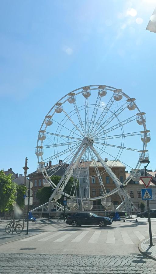 Ruyi Holiday Sopron Bagian luar foto