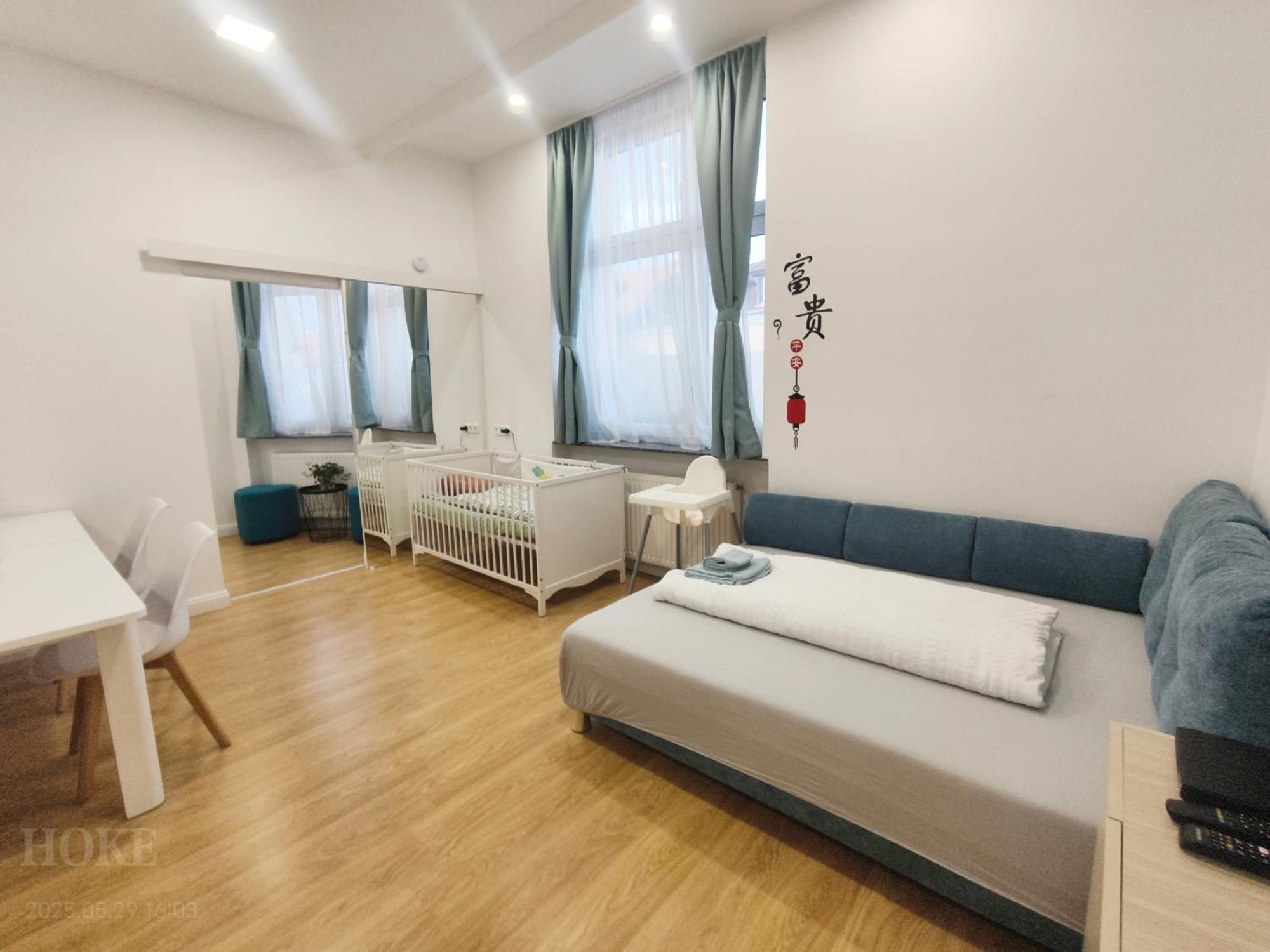 Ruyi Holiday Sopron Bagian luar foto