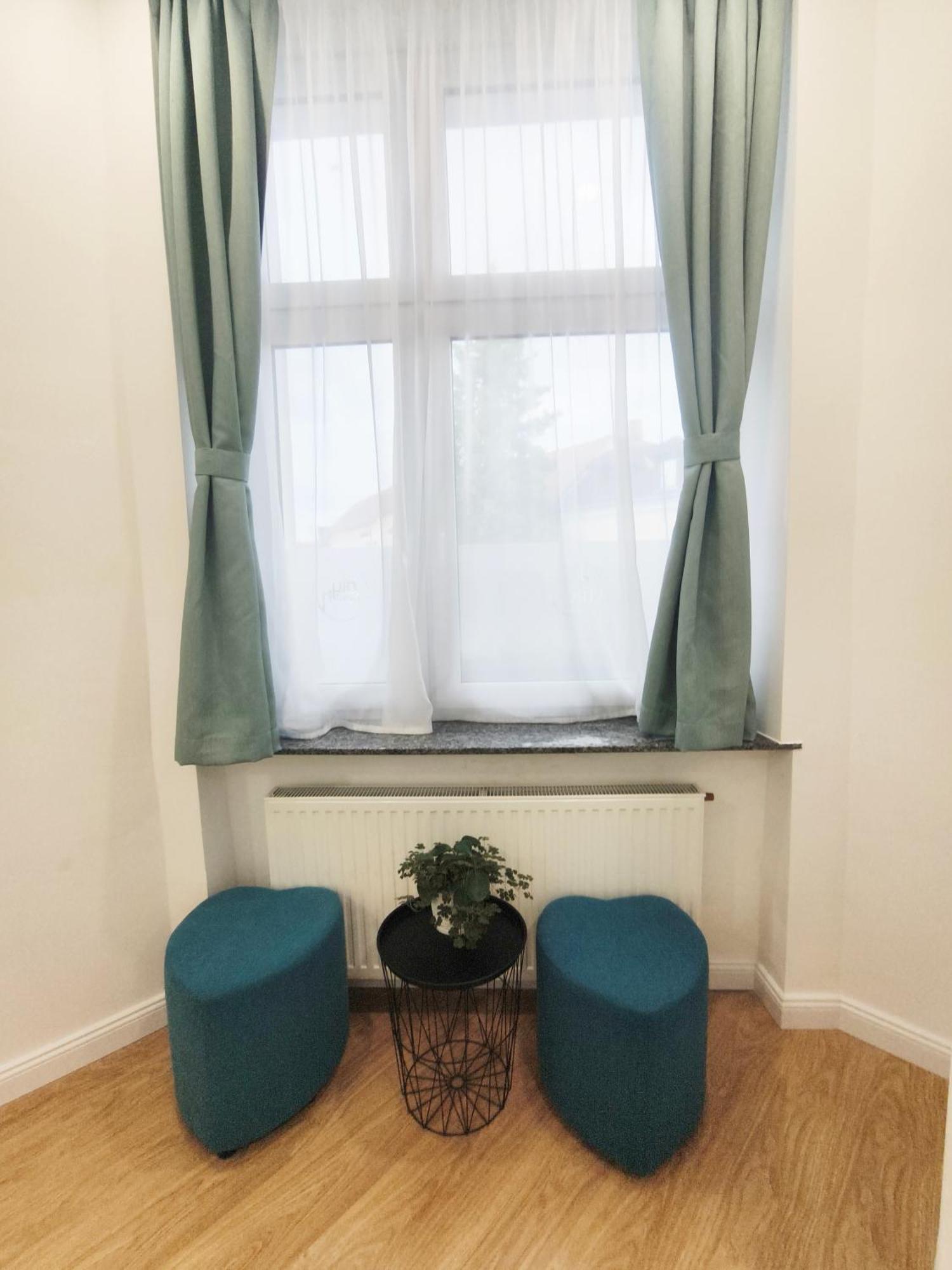 Ruyi Holiday Sopron Bagian luar foto