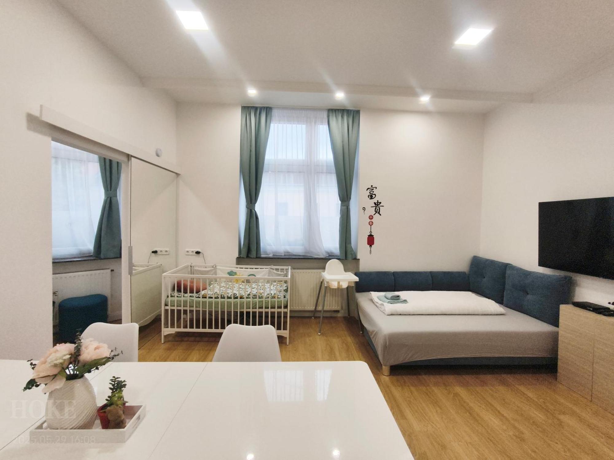 Ruyi Holiday Sopron Bagian luar foto